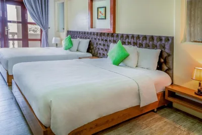 Suite familiar con balcón — C'Lavie Hotel - Saigon Airport Hotel