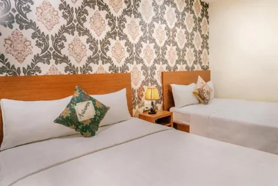 Habitación triple Superior — C'Lavie Hotel - Saigon Airport Hotel
